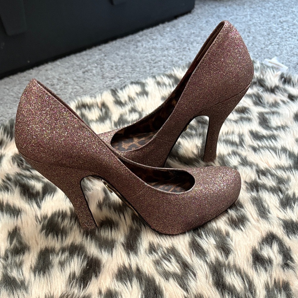 Betsey Johnson Sparkling Glitter Mauve Pink "Tastty" Heels - Picture 3 of 7